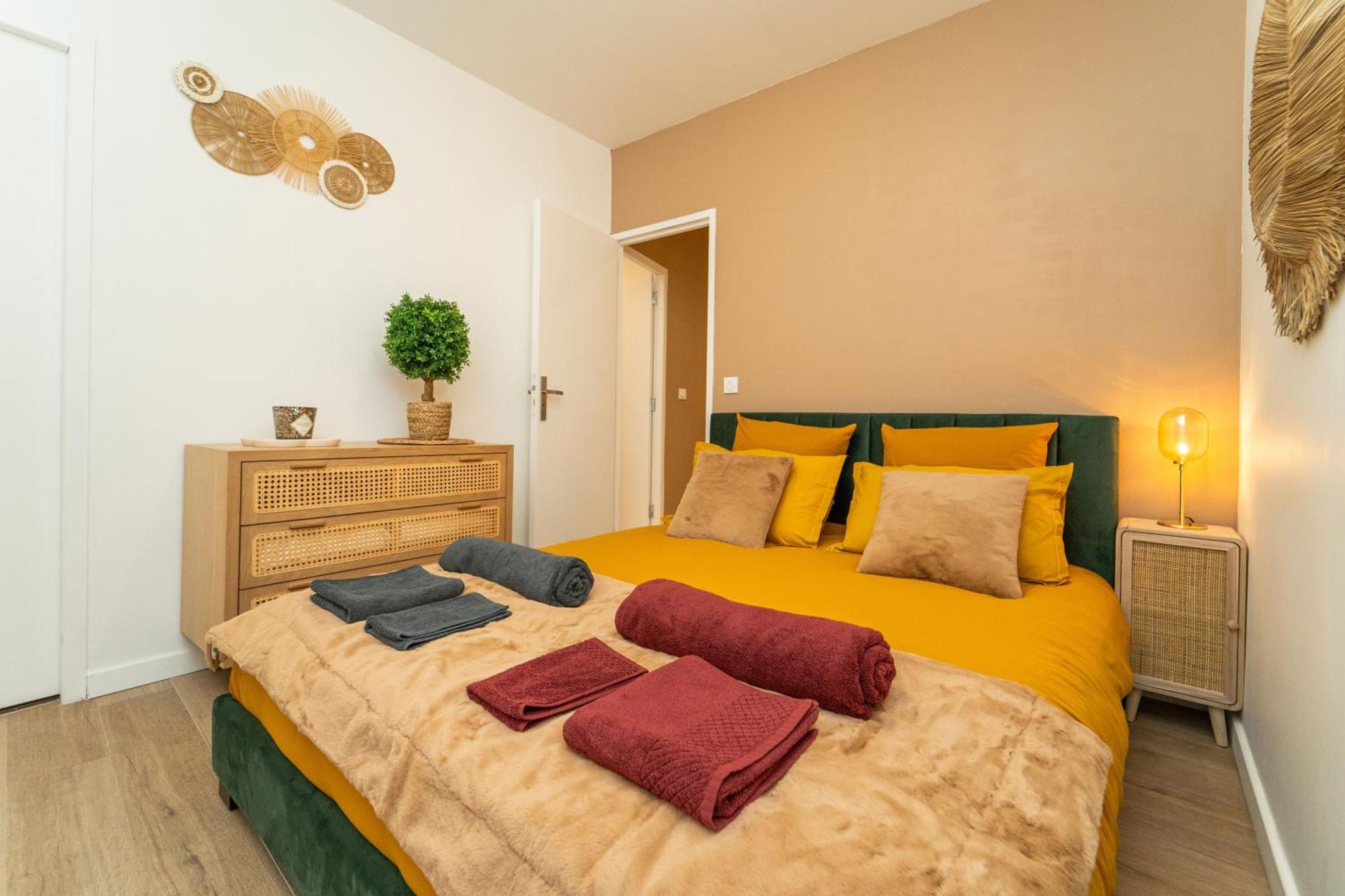 Appartement Typique Hyper Centre Albi - Neuf Premium - Parking Gratuit Extérieur photo